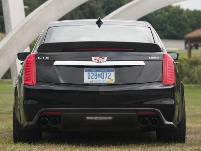 Cadillac CTS-V фото