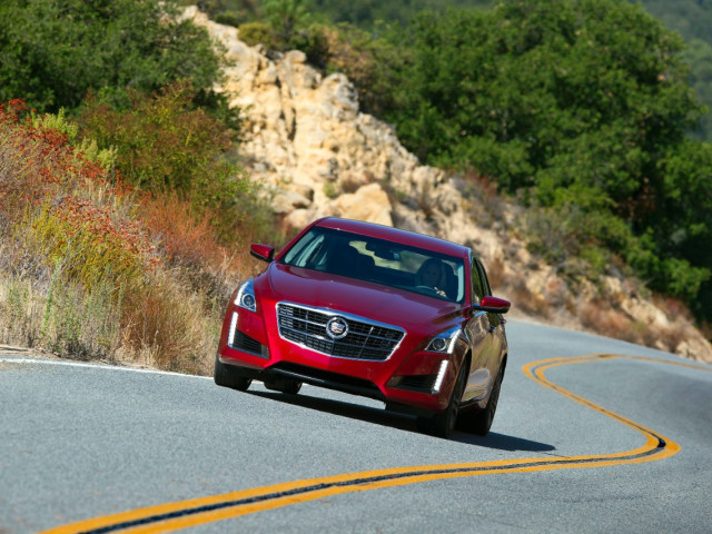 Cadillac CTS фото