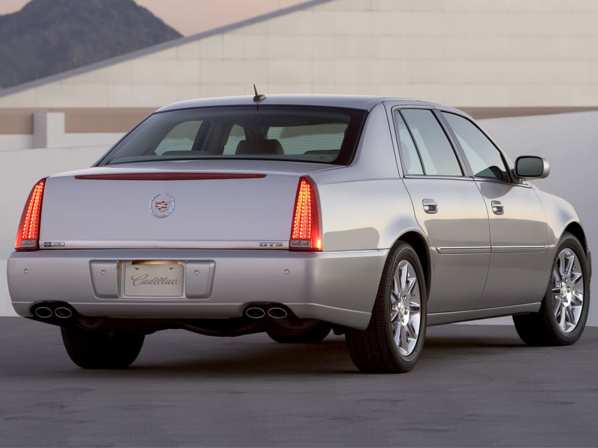 Cadillac DTS фото 21004