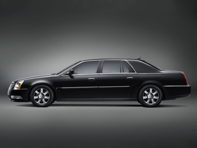 Cadillac DTS фото