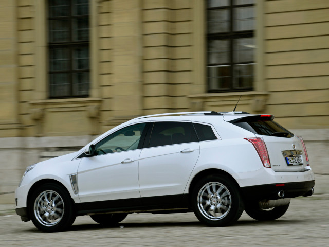 Cadillac SRX фото