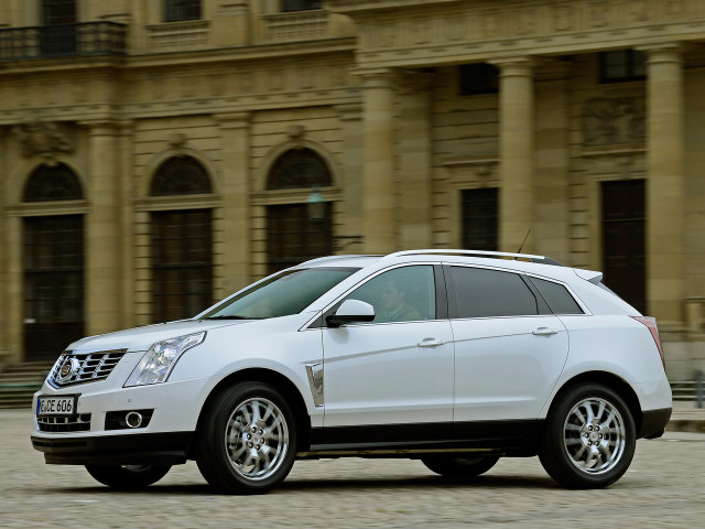 Cadillac SRX фото