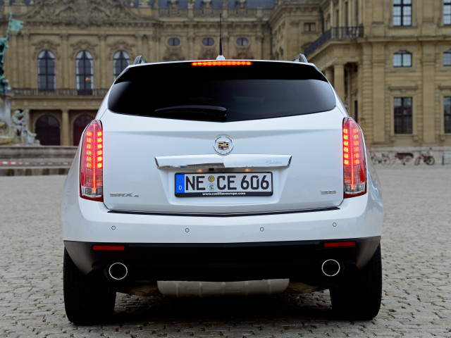 Cadillac SRX фото