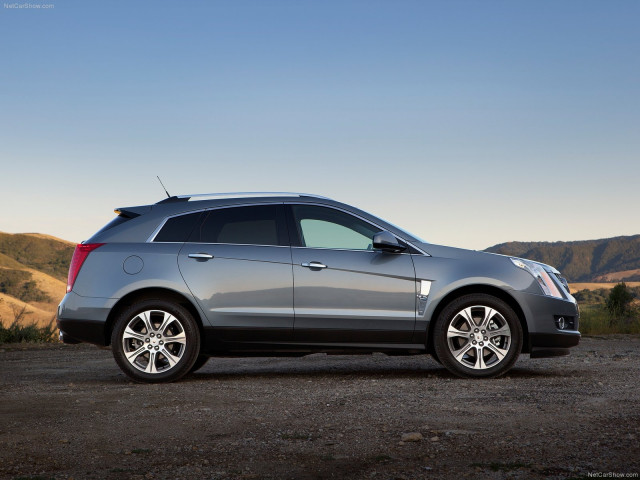 Cadillac SRX фото