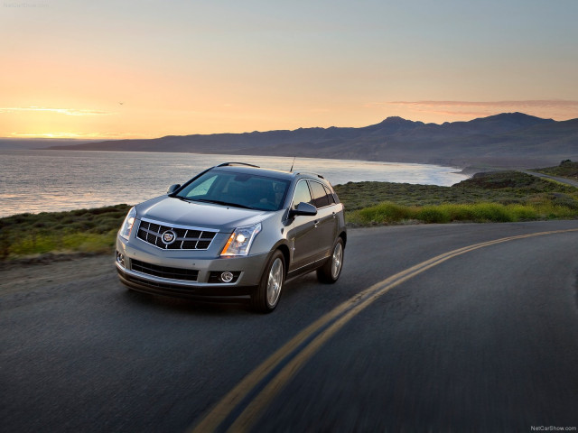 Cadillac SRX фото