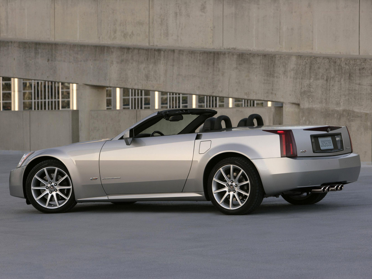 Cadillac XLR-V фото 49340