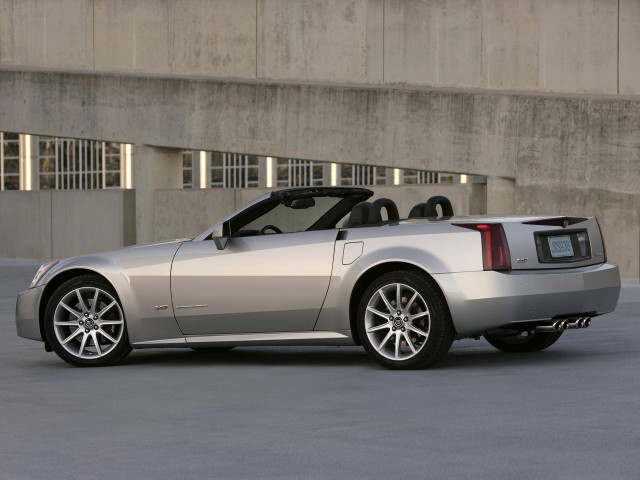 Cadillac XLR-V фото