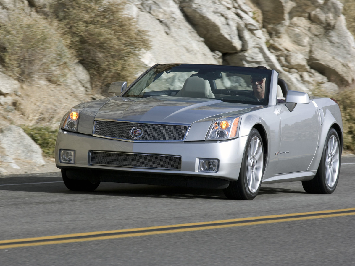 Cadillac XLR-V фото 49342