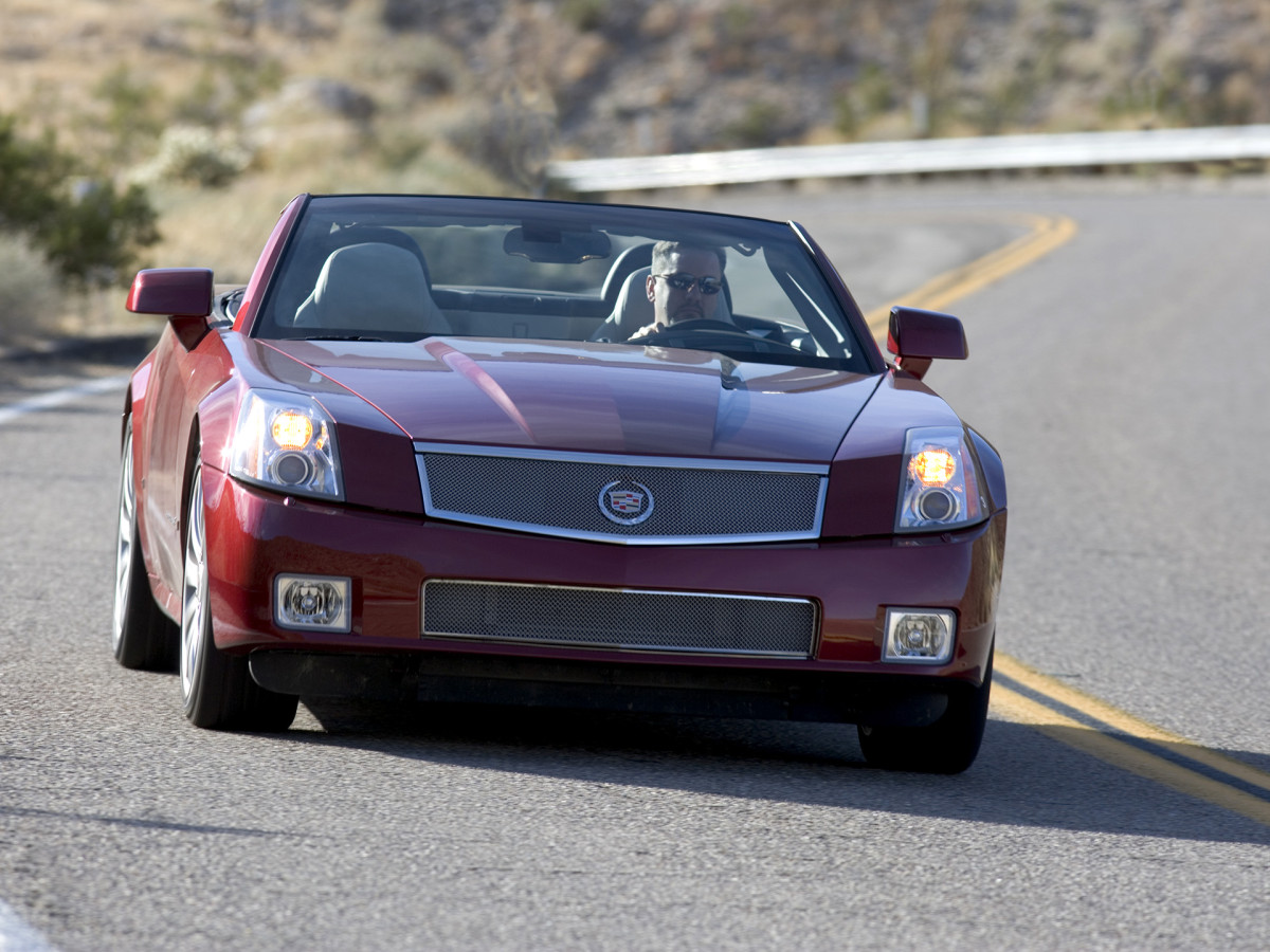 Cadillac XLR-V фото 49344