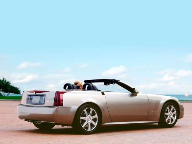 Cadillac XLR фото