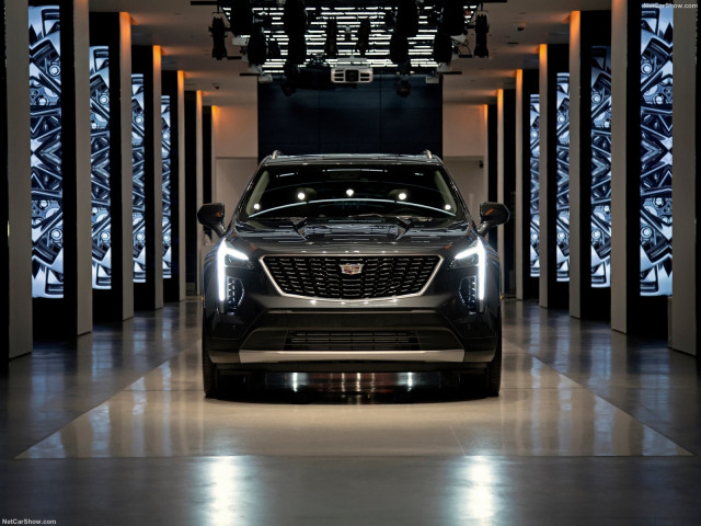 Cadillac XT4 фото