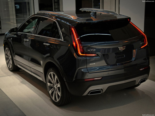 Cadillac XT4 фото