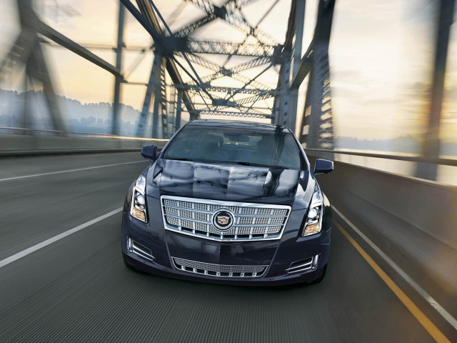 Cadillac XTS фото