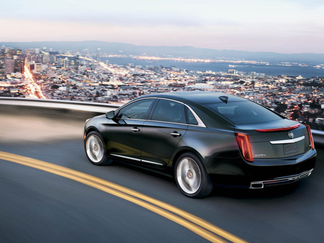 Cadillac XTS фото