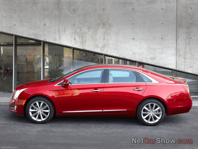 Cadillac XTS фото