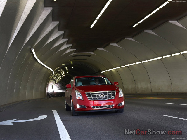 Cadillac XTS фото