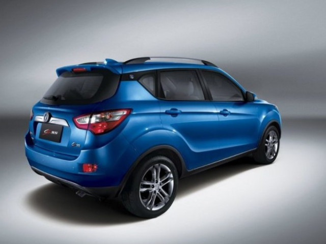 Changan CS35 фото