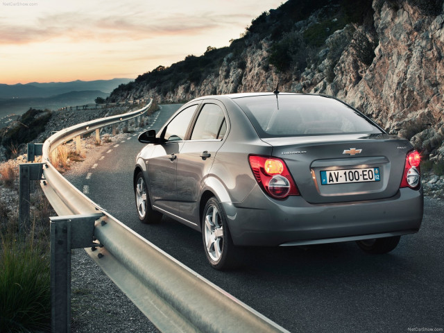 Chevrolet Aveo Sedan фото