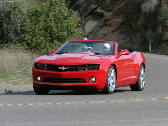 Chevrolet Camaro Convertible фото