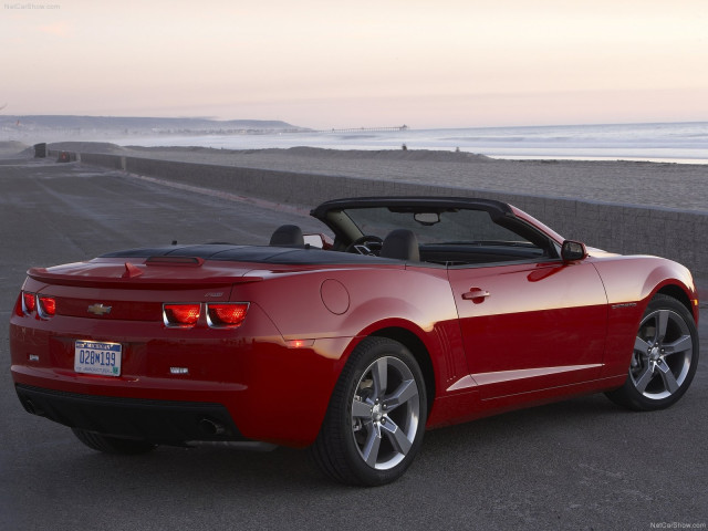 Chevrolet Camaro Convertible фото