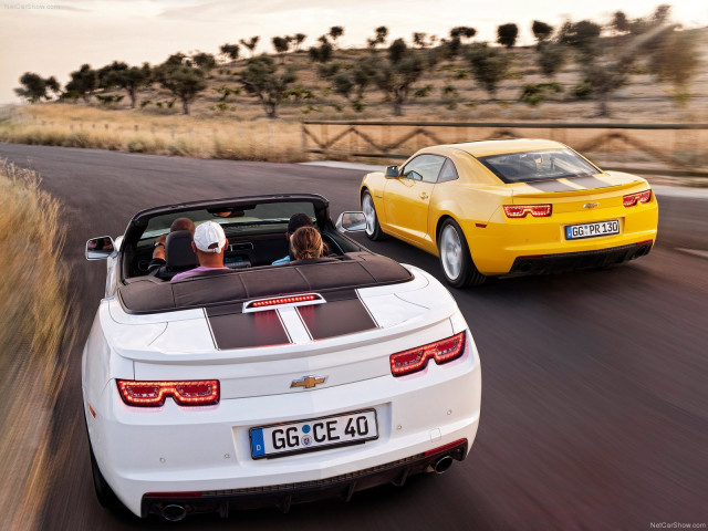 Chevrolet Camaro Convertible фото