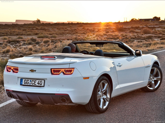 Chevrolet Camaro Convertible фото