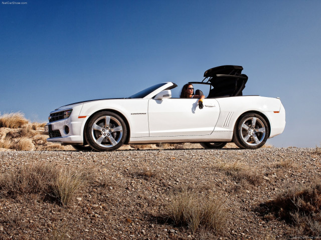 Chevrolet Camaro Convertible фото