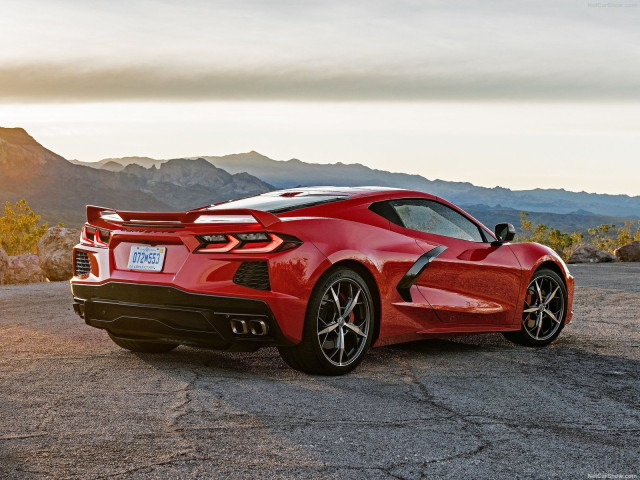 Chevrolet Corvette C8 Stingray фото