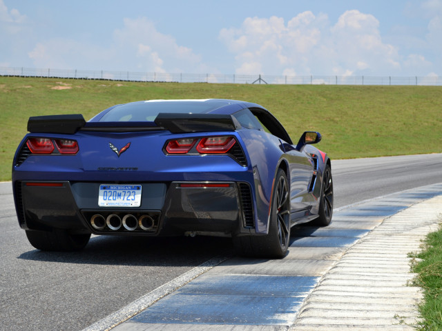 Chevrolet Corvette Grand Sport фото