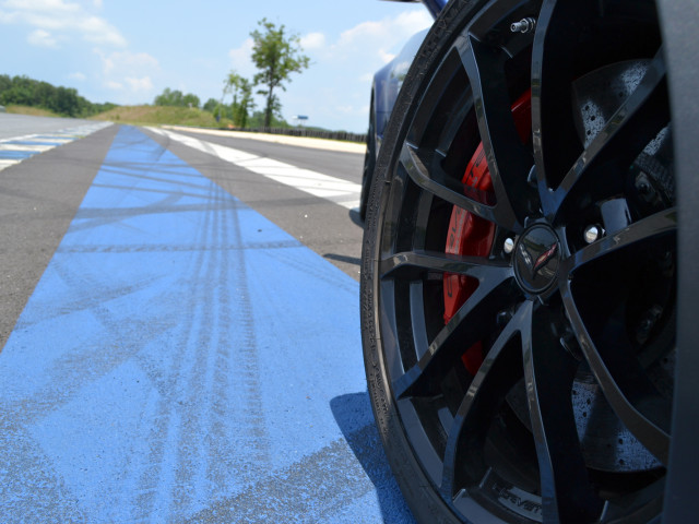 Chevrolet Corvette Grand Sport фото