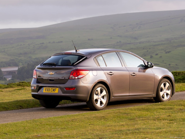 Chevrolet Cruze Hatchback фото