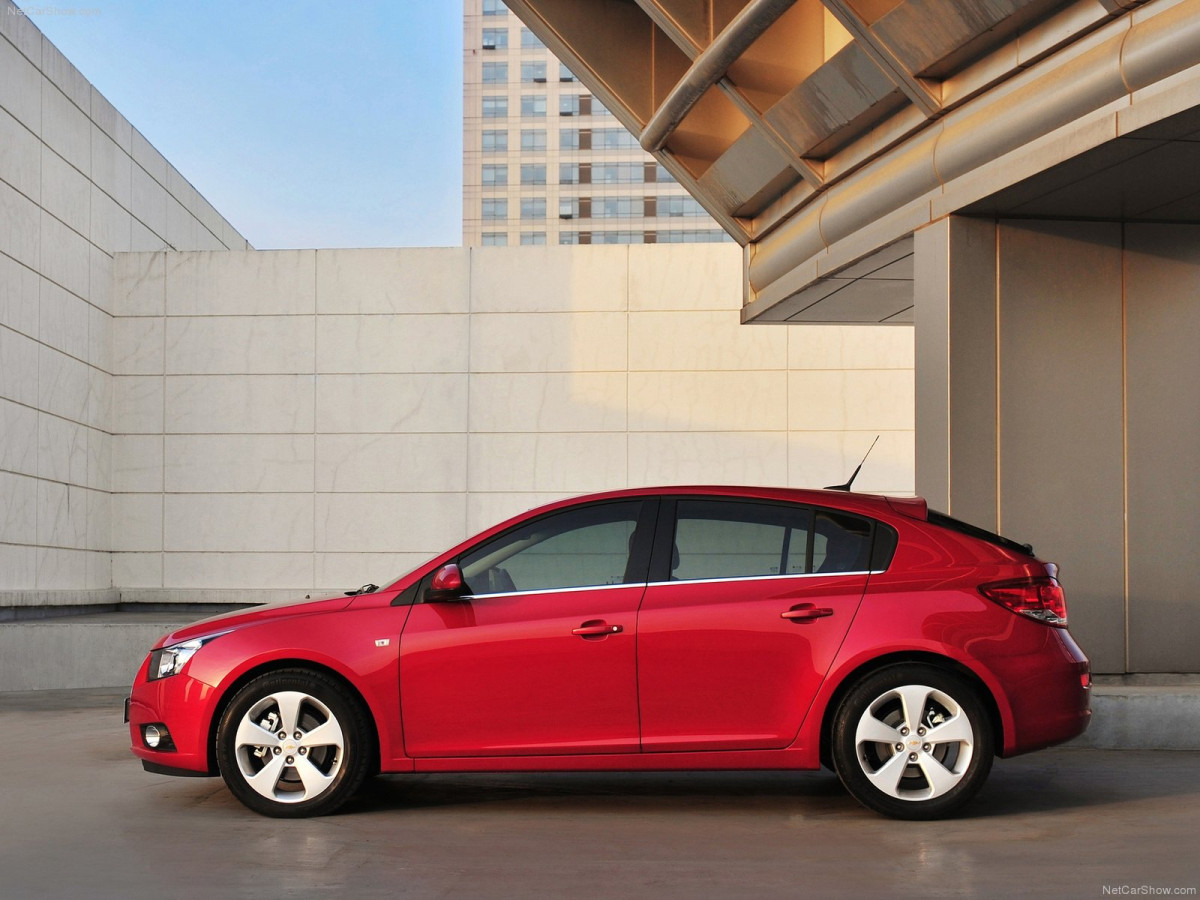 Chevrolet Cruze Hatchback фото 85976