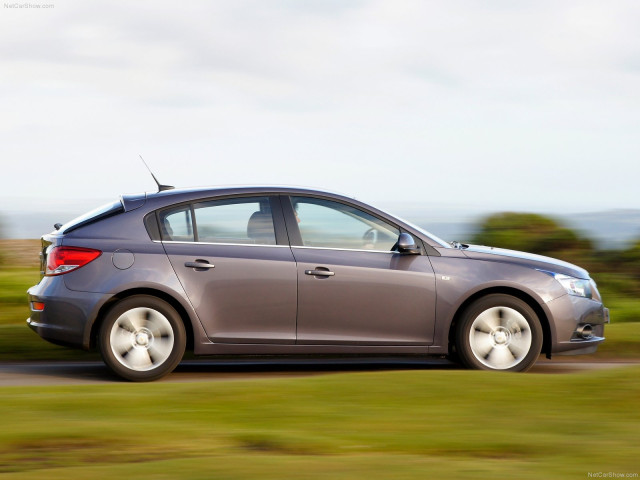 Chevrolet Cruze Hatchback фото