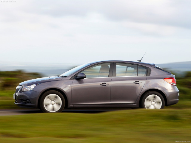 Chevrolet Cruze Hatchback фото