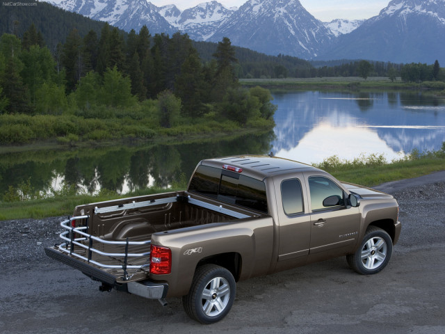 Chevrolet Silverado Extended Cab фото