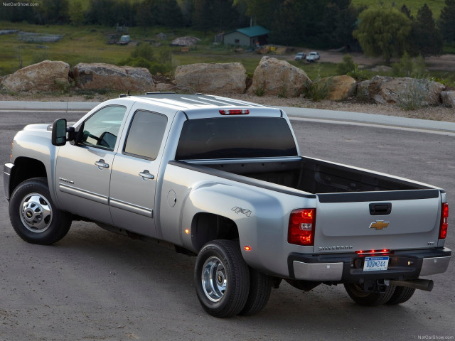 Chevrolet Silverado фото