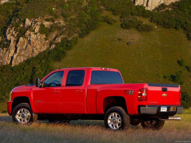 Chevrolet Silverado фото