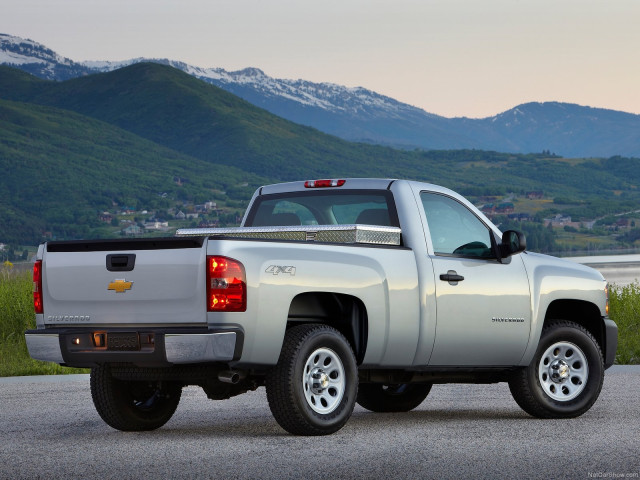 Chevrolet Silverado фото