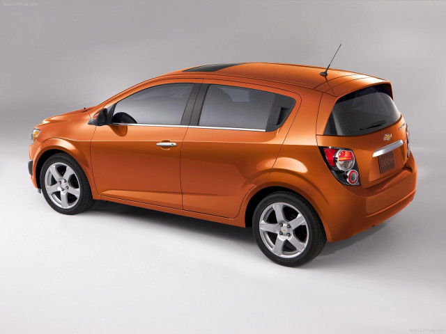 Chevrolet Sonic фото