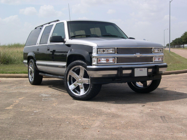 Chevrolet Suburban фото