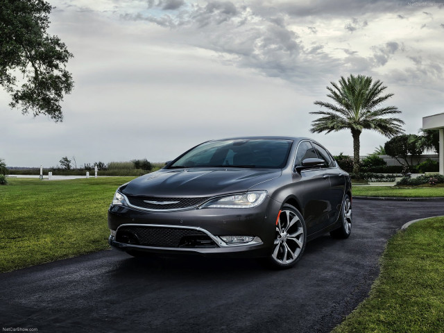 Chrysler 200 фото