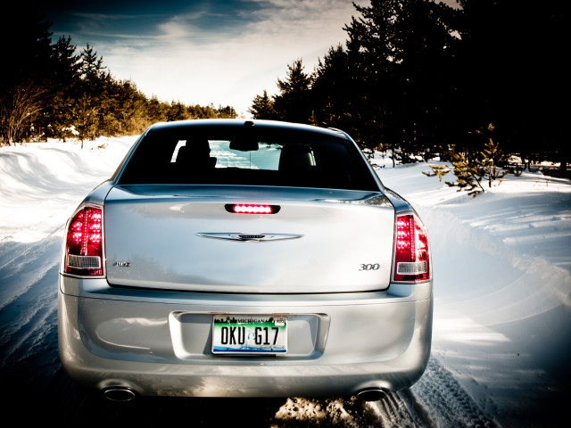 Chrysler 300 Glacier фото