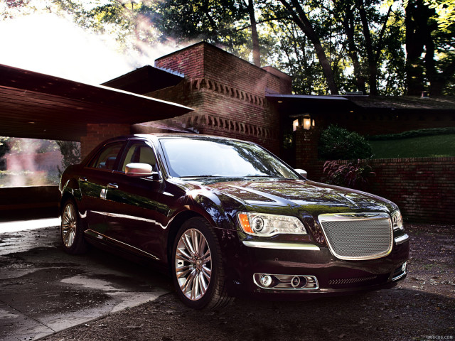 Chrysler 300 Luxury Series фото