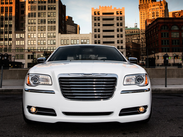 Chrysler 300 Motown Edition фото