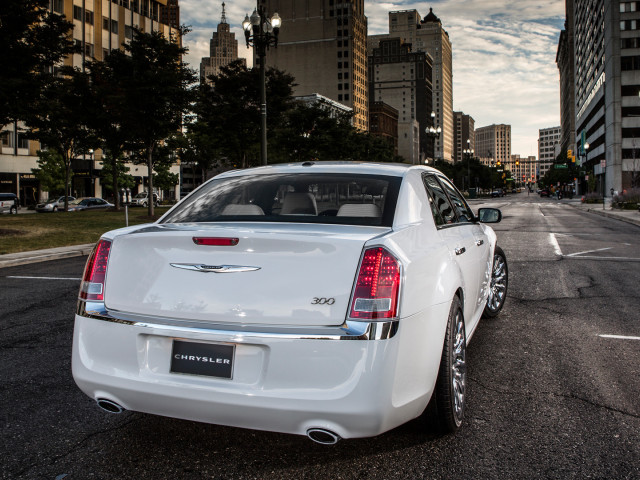 Chrysler 300 Motown Edition фото