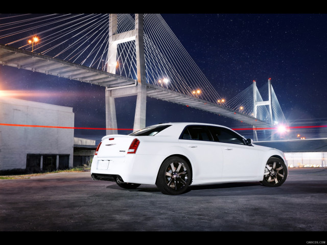 Chrysler 300 SRT8 фото