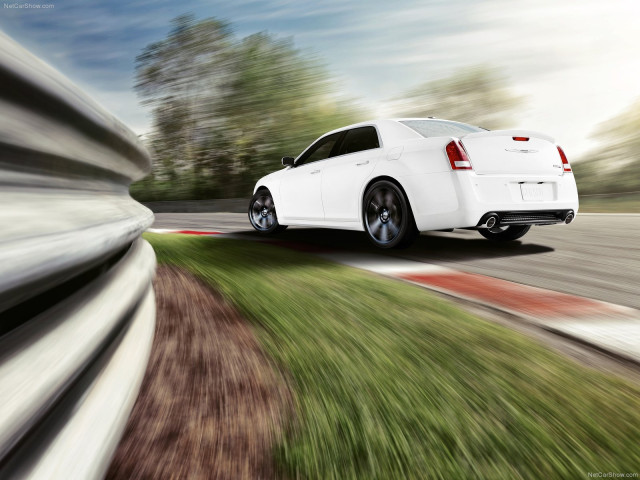 Chrysler 300 SRT8 фото