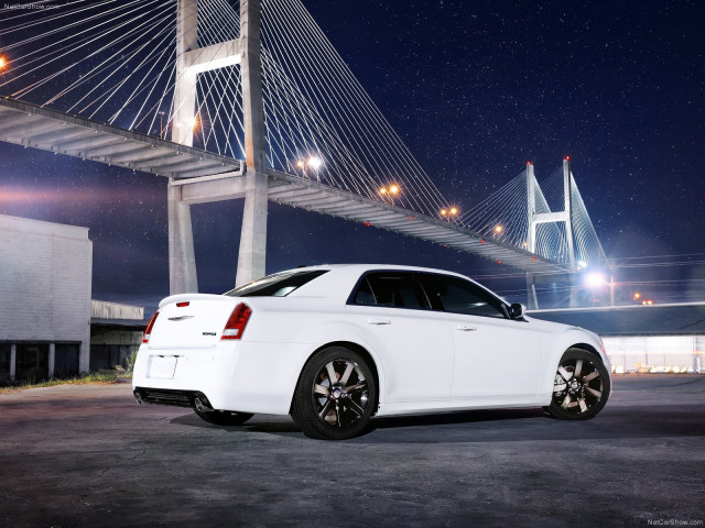 Chrysler 300 SRT8 фото