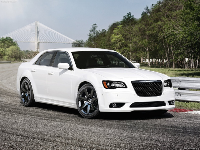 Chrysler 300 SRT8 фото