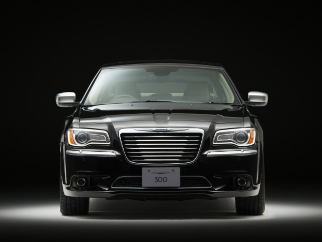 Chrysler 300 фото